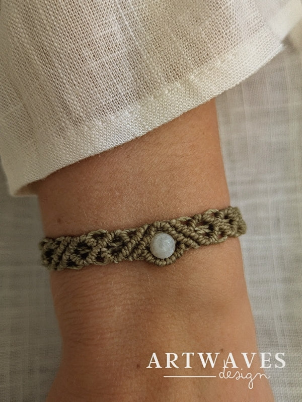 Makramee Armband personalisiert mit Edelsteinperle • Arica • Freundschaftsarmband für Damen und Herren