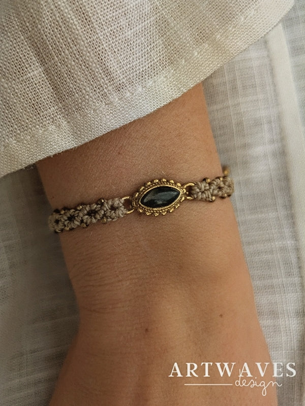 personalisiertes Edelstein Makramee Armband • Drop • minimalistisches Mondstein Armkettchen