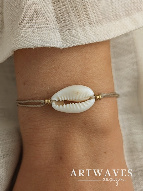 Kauri Muschel Armband minimalistisch • Medan • das perfekte personalisierte Geschenk