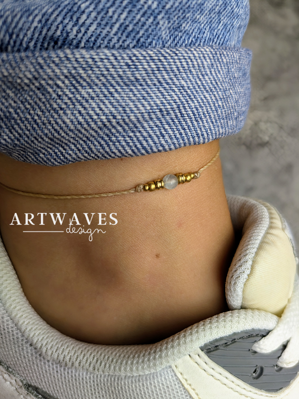 minimalistisches boho Fusskettchen mit Geburtsstein • Birth • personalisierter Fusschmuck Freundschaftsband