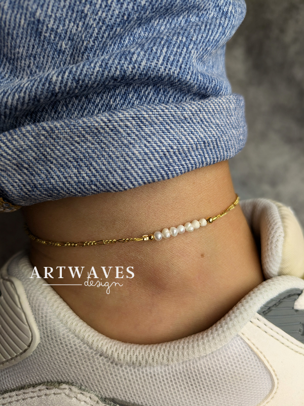 minimalistisches boho gold Fusskettchen mit Süßwasser Perle • Amira • zarter handmade Fussschmuck 18K vergoldet für Damen