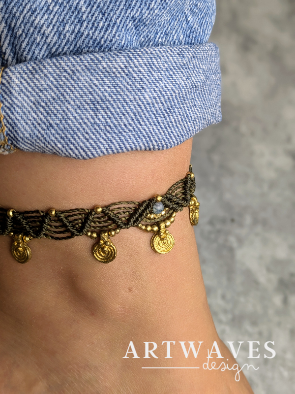 Makramee Hippie Fusskettchen personalisiert • Akaroa • Gypsy Festival boho Fussschmuck mit Spiral Anhänger