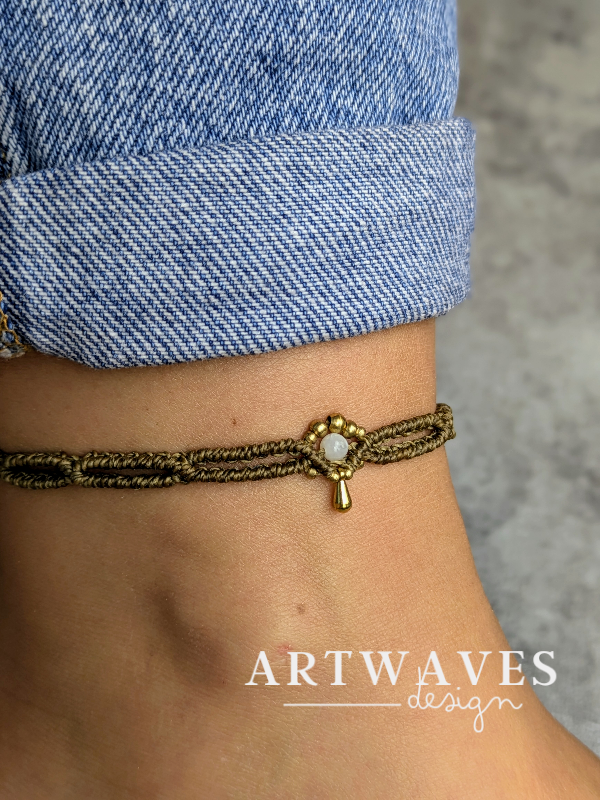 Makramee boho Fusskettchen personalisiert • Caleta • Hippie festival Fusschmuck mit Anhänger und Geburtsstein