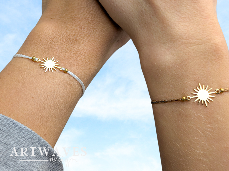 Minimalistisches Armband mit goldener Sonne • Sunshine • Freundschaftsarmband im boho Style Armkettchen