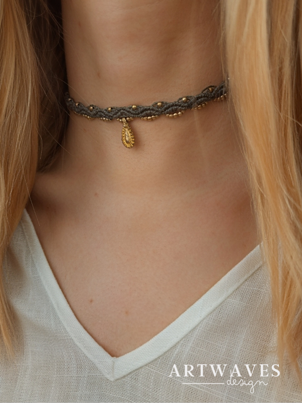 Makramee boho Choker handgemacht • Calama • personalisierte Halskette mit Anhänger im Hippielook