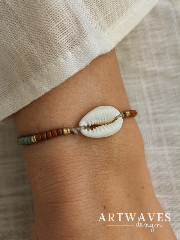 personalisiertes boho Glasperlen Armband • Kandy • minimalistisches buntes Muschel Freundschaftsarmband oder Perlenarmband