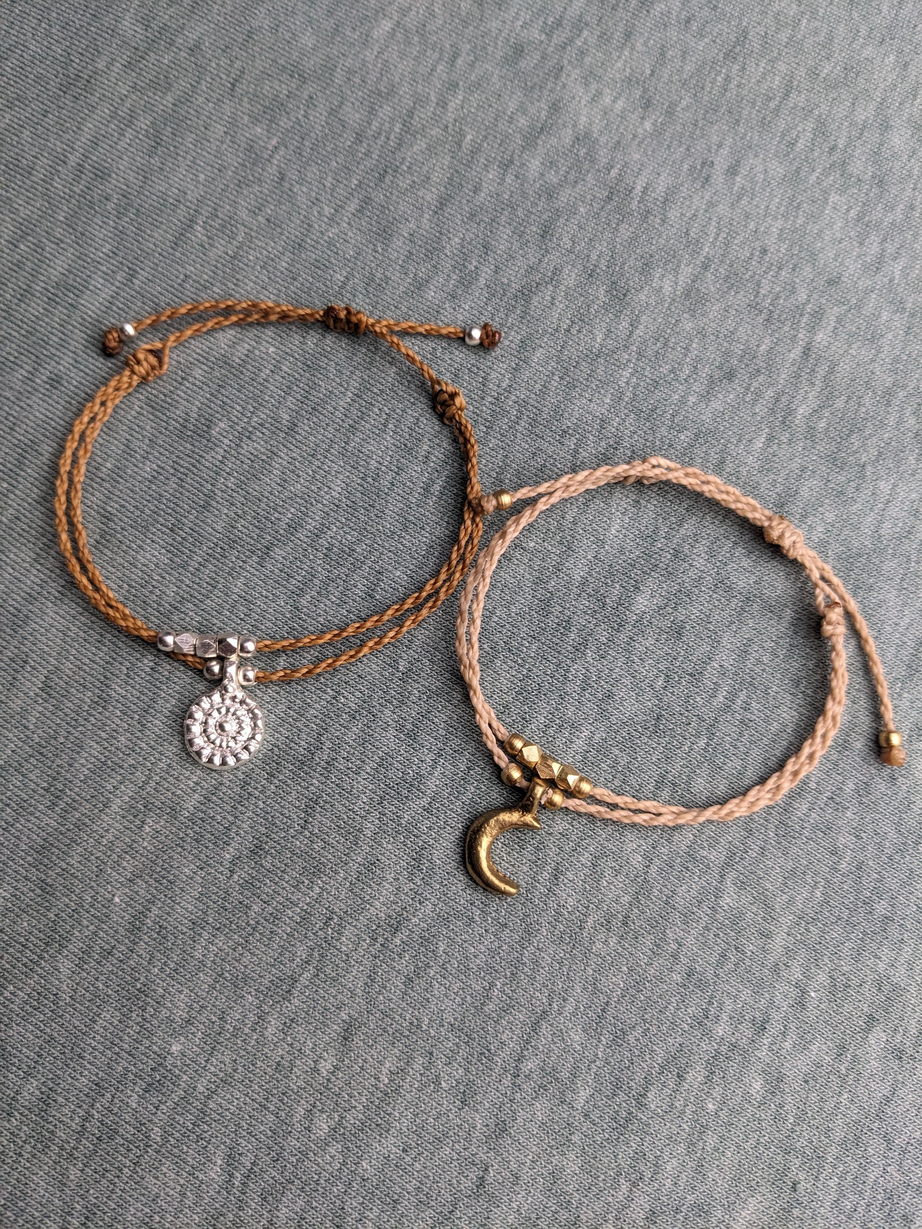 doppeltes messing diamant fußband in vielen farben mit goldenem anhänger