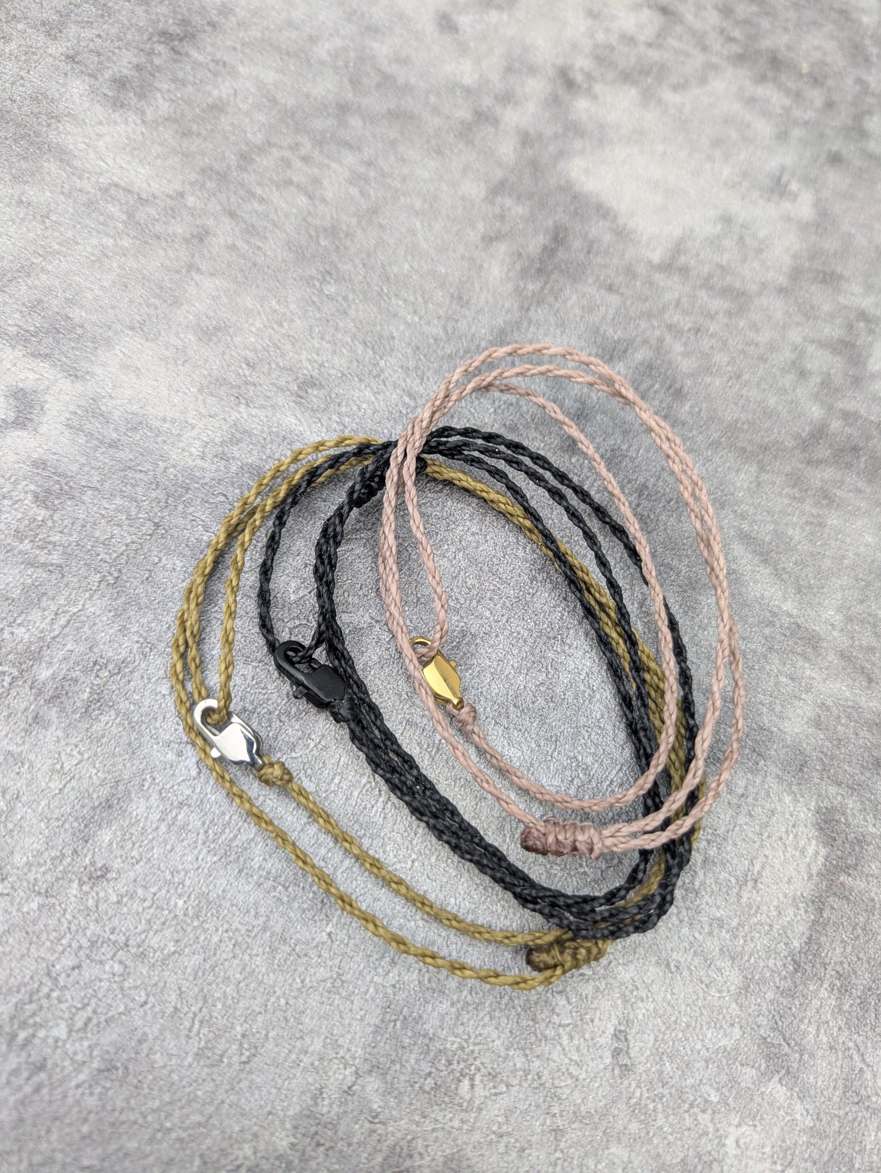 minimalistisches Fusskettchen personalisiert mit Edelstahlkarabiner • Hook• surfer hippie Fussschmuck für Damen und Herren