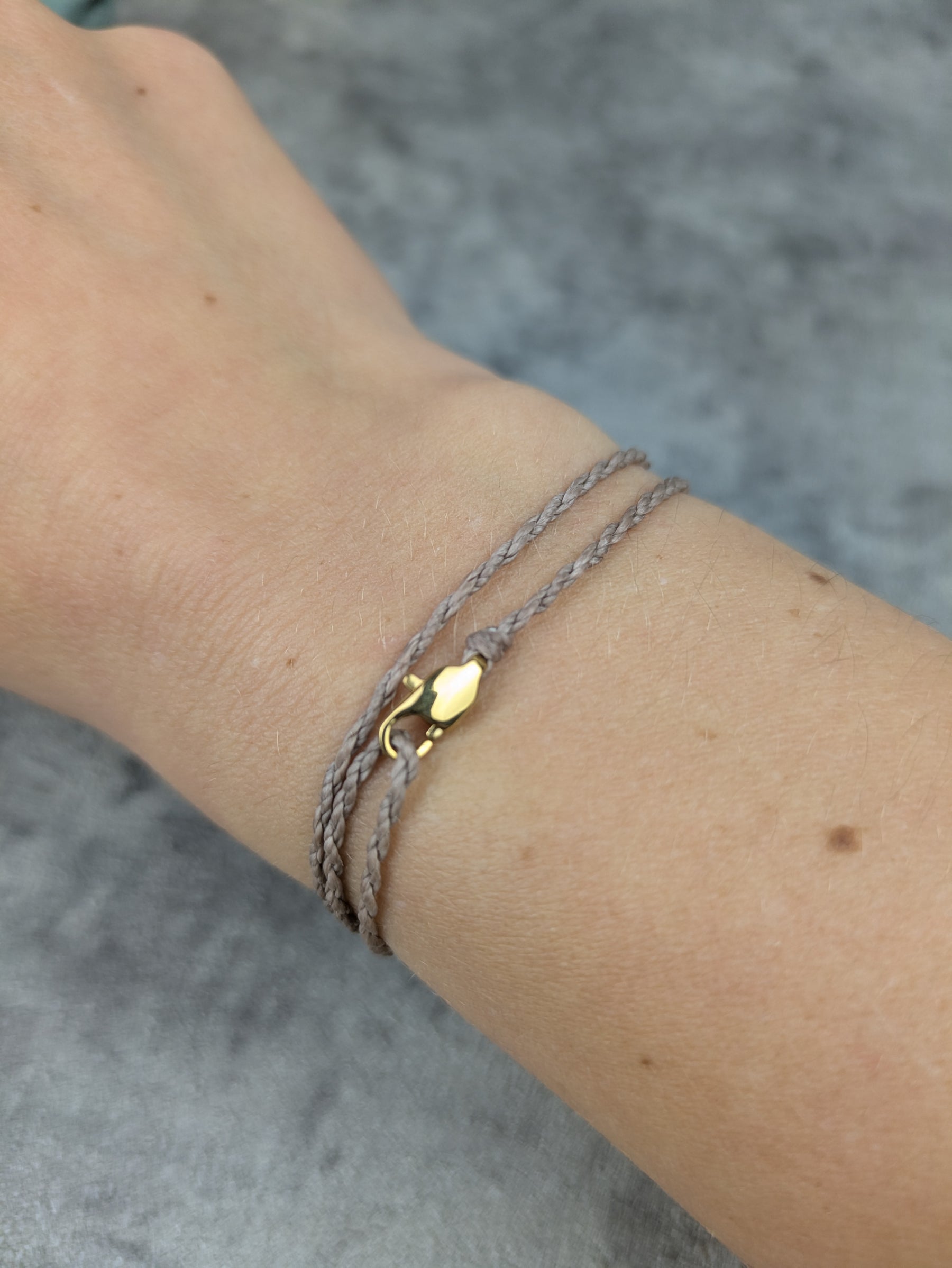 minimalistisches Fusskettchen personalisiert mit Edelstahlkarabiner • Hook• surfer hippie Fussschmuck für Damen und Herren