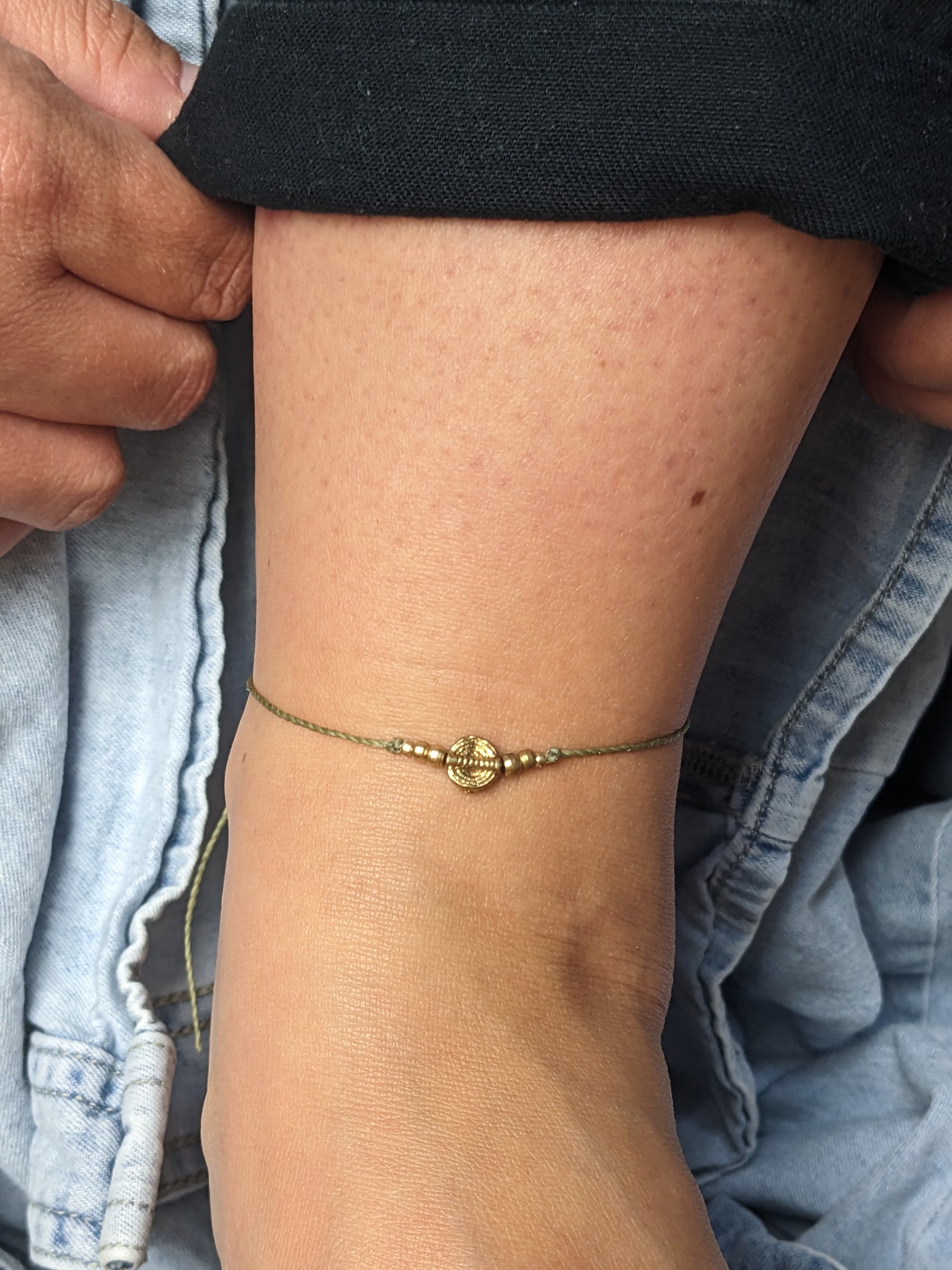 minimalistisches boho Fusskettchen mit Lebensspirale • Trujillo • personalisierter Fusschmuck Freundschaftsband