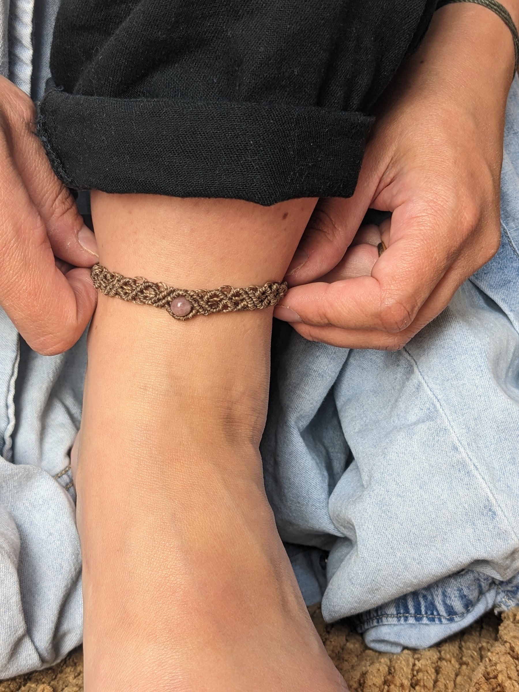 Makramee Hippie Fusskettchen für Damen und Herren • Arica • Gypsy Festival boho Fussschmuck mit Edelstein