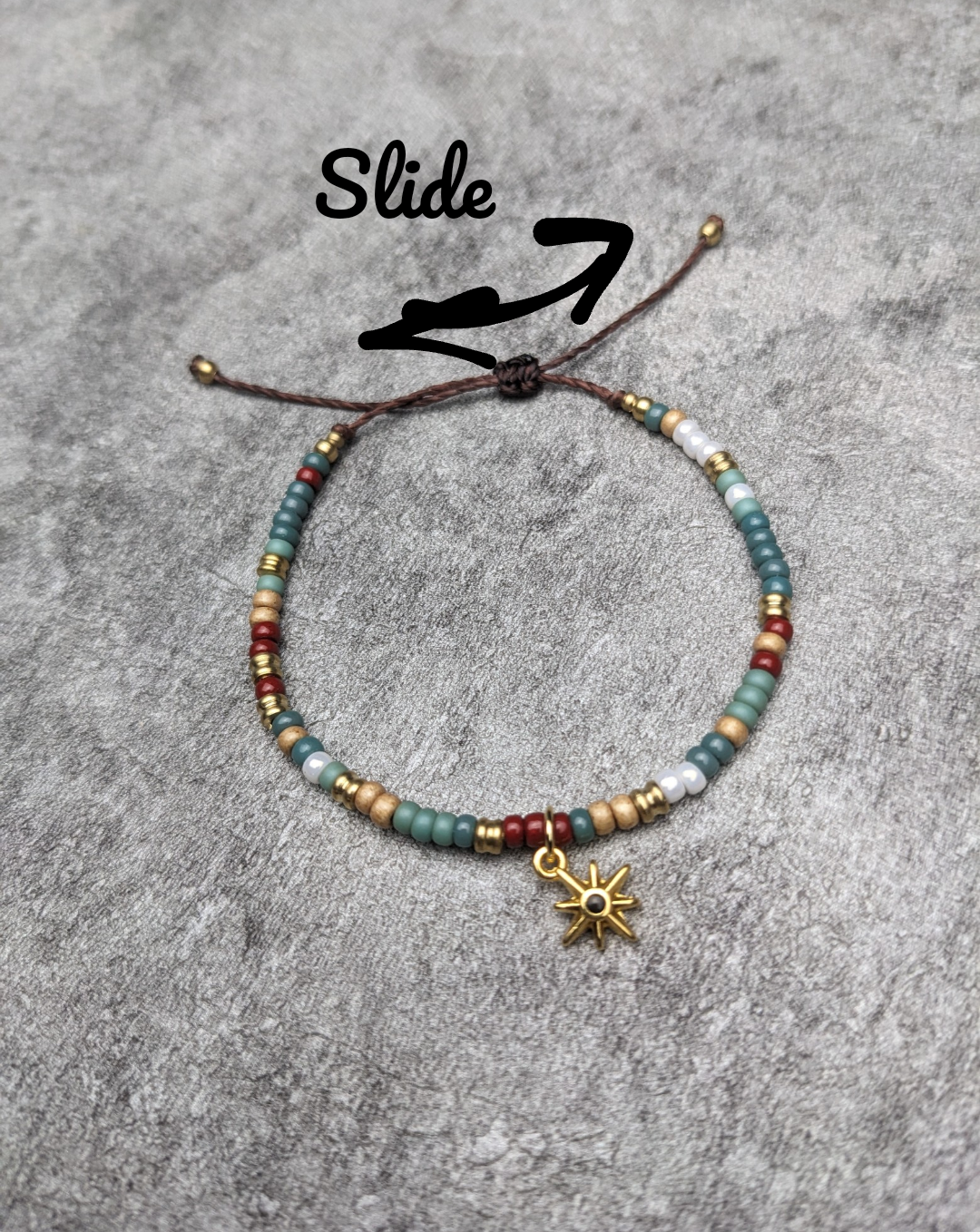 buntes personalisiertes Ethno Perlenarmband • Colorado • Rocailles Armband mit Anhänger 24 Karat vergoldet als Bettelarmband