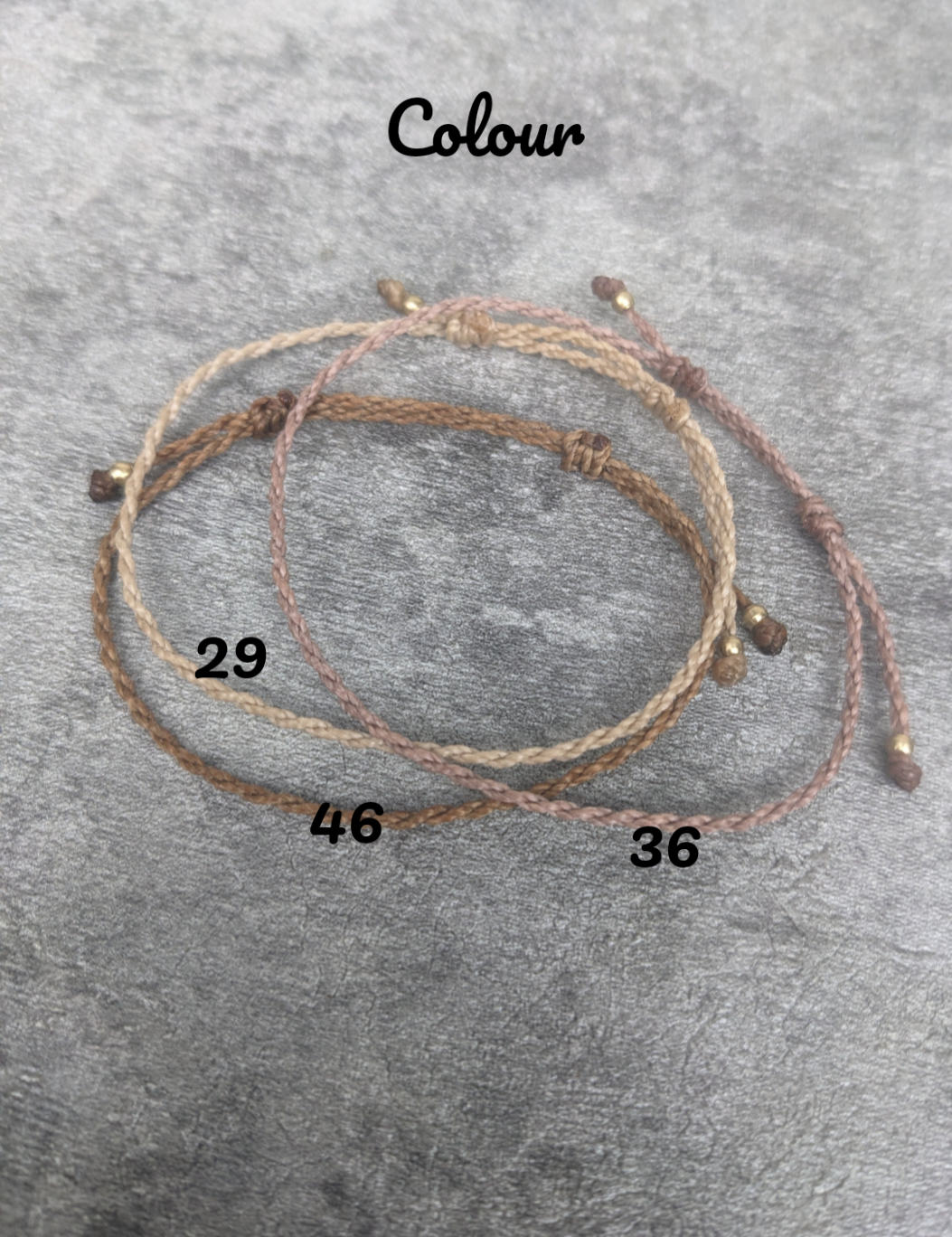 minimalistisches Fusskettchen personalisiert im boho style • Bali • surfer hippie Fussschmuck mit Messingperlen