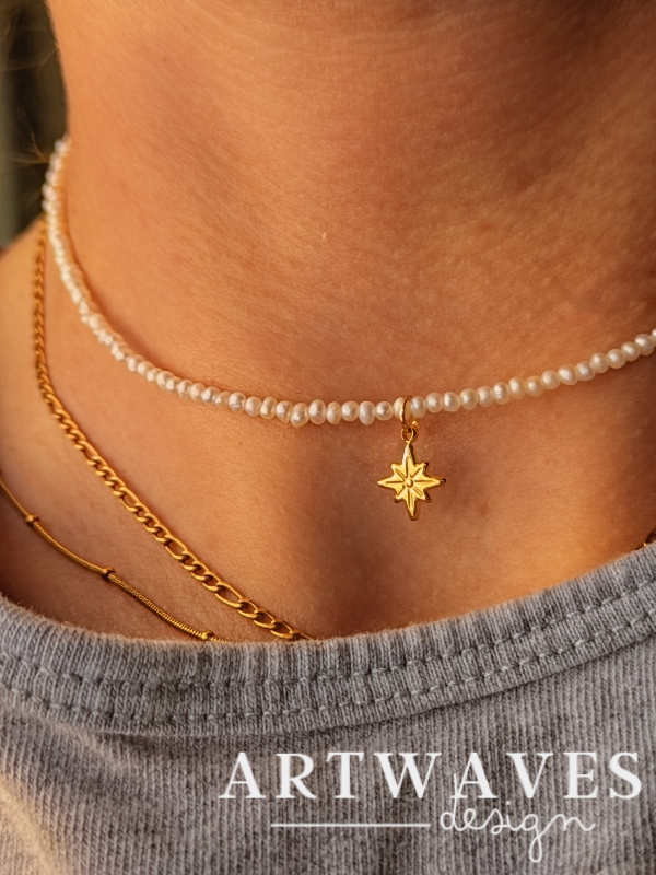 Boho Süßwasserperlen Kette Klasse 5A 24 Karat vergoldet • Amira • Halskette mit Goldornament