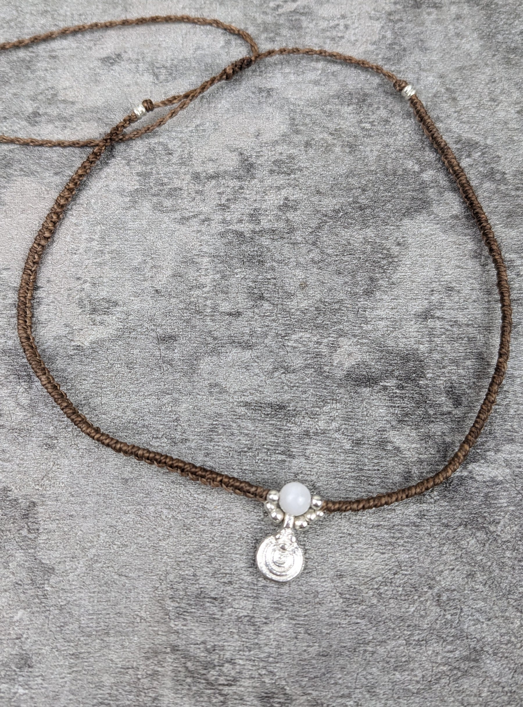 Makramee Mond Fusskettchen personalisiert • Ha Noi • Hippie Festival boho Fussschmuck mit Anhänger