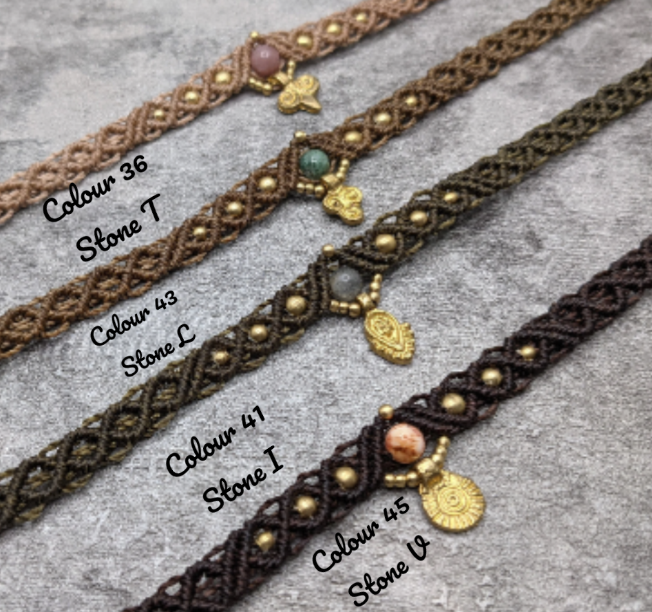 Makramee boho Fusskettchen personalisiert • Goa • Hippie festival Fusschmuck mit Anhänger und Geburtsstein