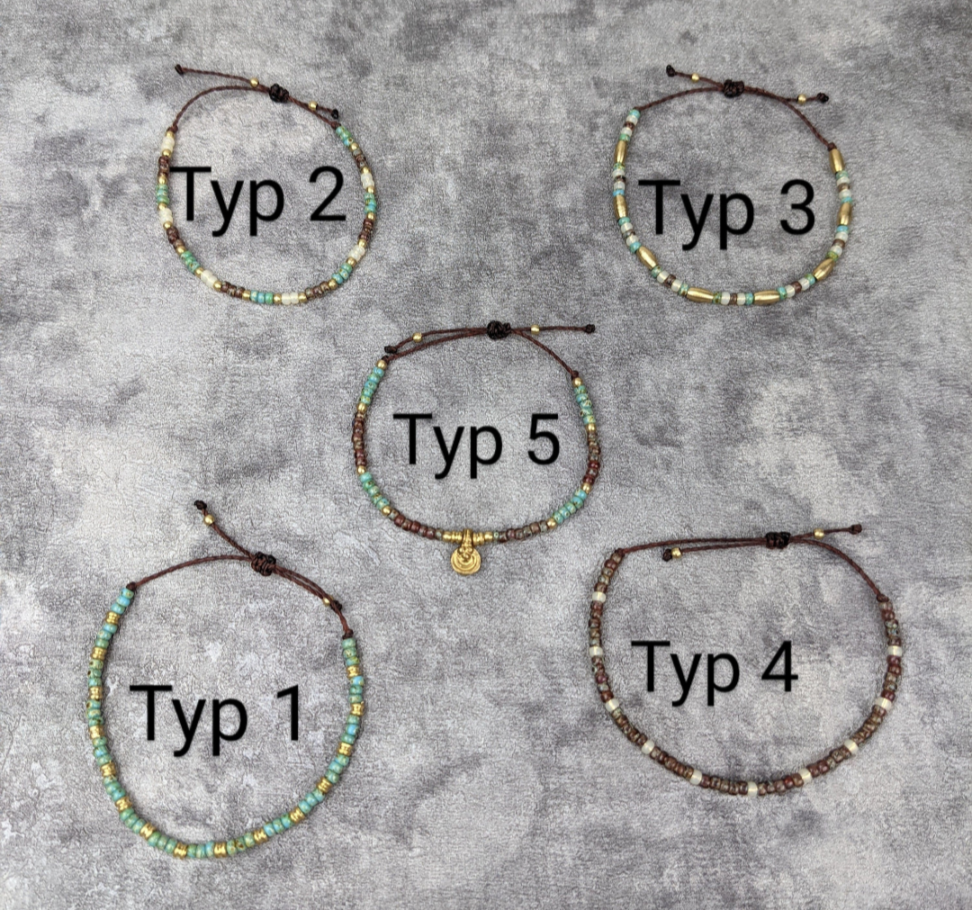 Minimalistisches Glasperlen boho Fusskettchen • Hue • personalisierter Fussschmuck mit Perlen