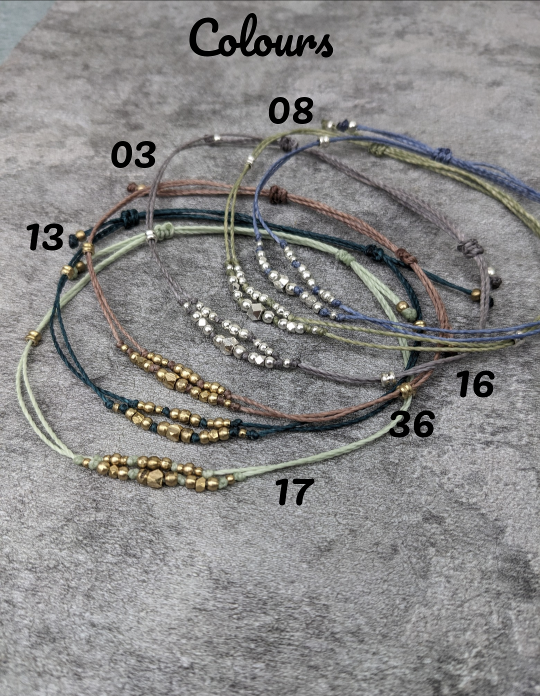 minimalistisches Fusskettchen personalisiert im boho style • Straßburg • surfer hippie Fussschmuck mit Messingperlen