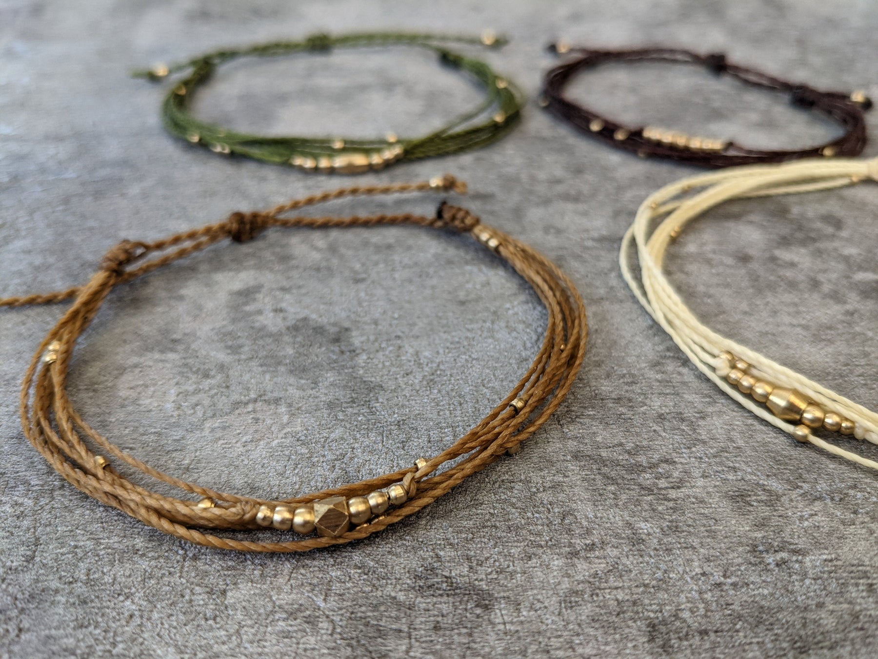 bohemian makramee fußband mit goldenen messingperlen und diamanten