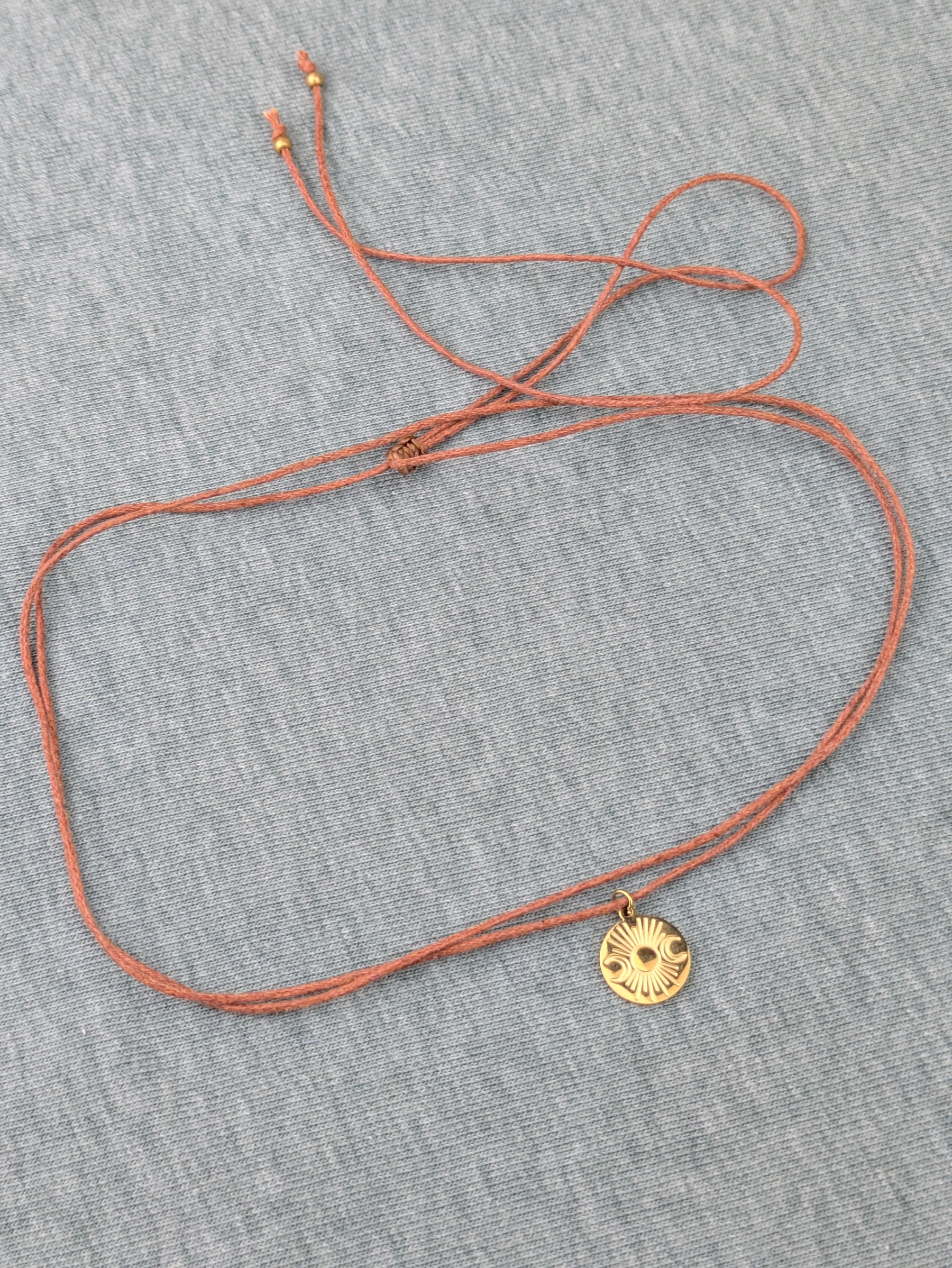 Minimalistische Baumwoll Choker Kette für Damen mit 18 Karat vergoldeter Sonne • Sunrise • vegane Halskette Halsband in verschiedenen Farben