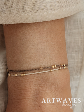 Minimalistisches boho Freundschaftsarmband mit 18 Karat Goldperlen • Goldish • personalisiertes Armkettchen