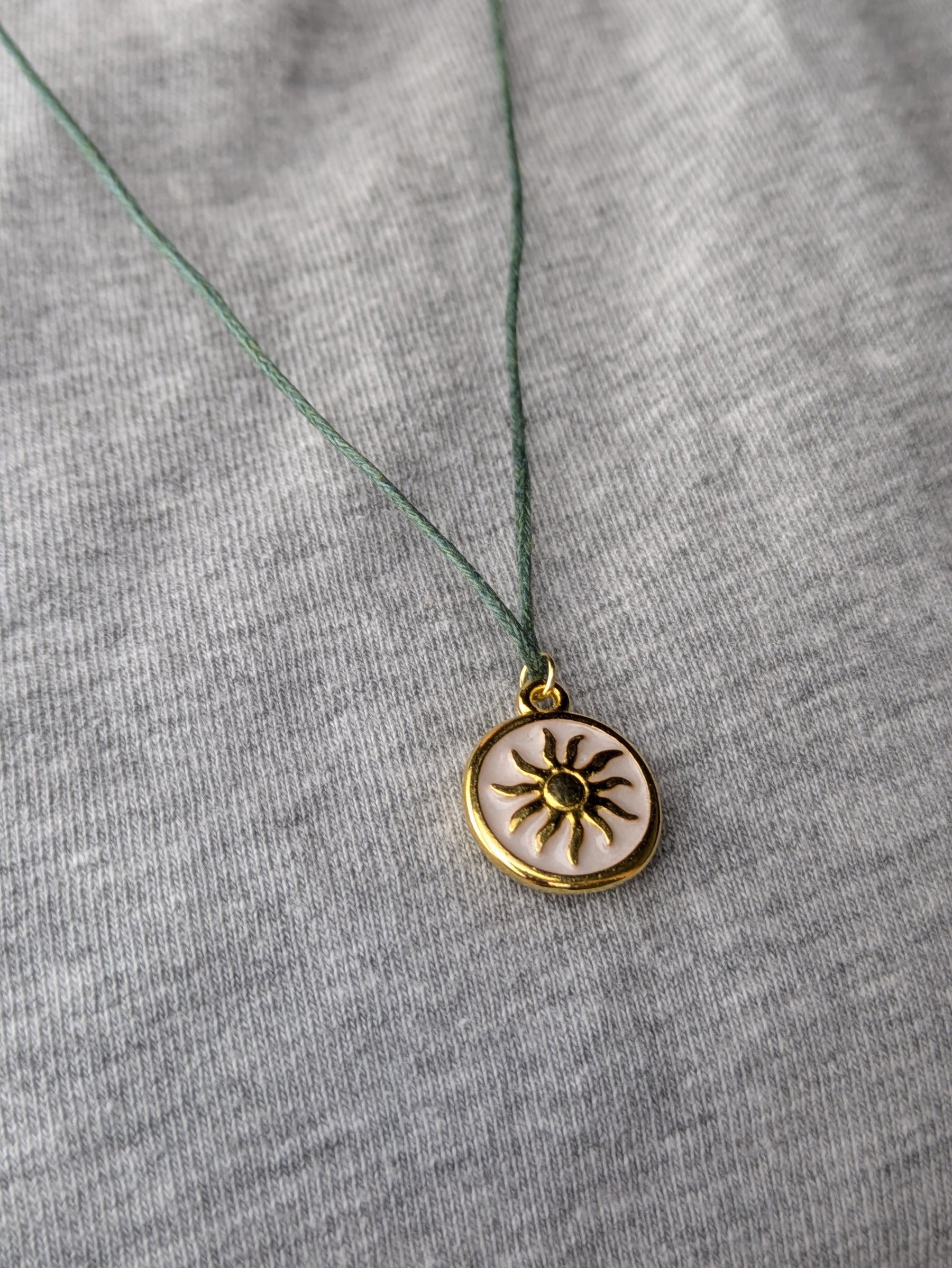 Minimalistische Baumwoll Choker Kette für Damen mit 24 Karat Sonne • Sunnyday • vegane Halskette Halsband in verschiedenen Farben