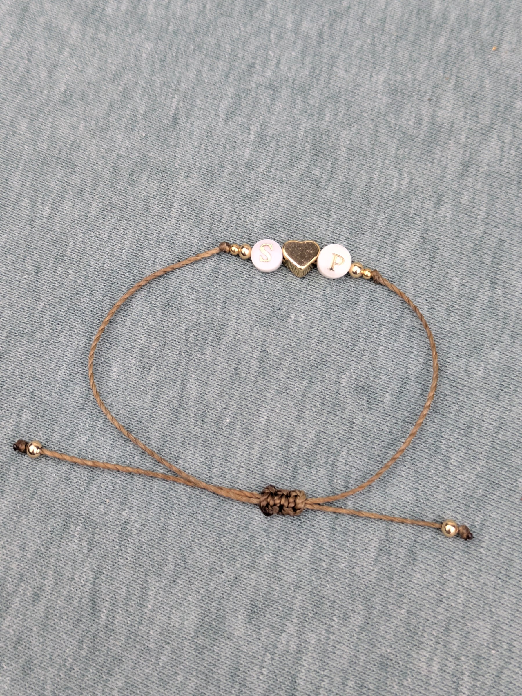 Minimalistisches personalisiertes Partnerarmband verstellbar • Letter • filigranes Armband im surfer Style