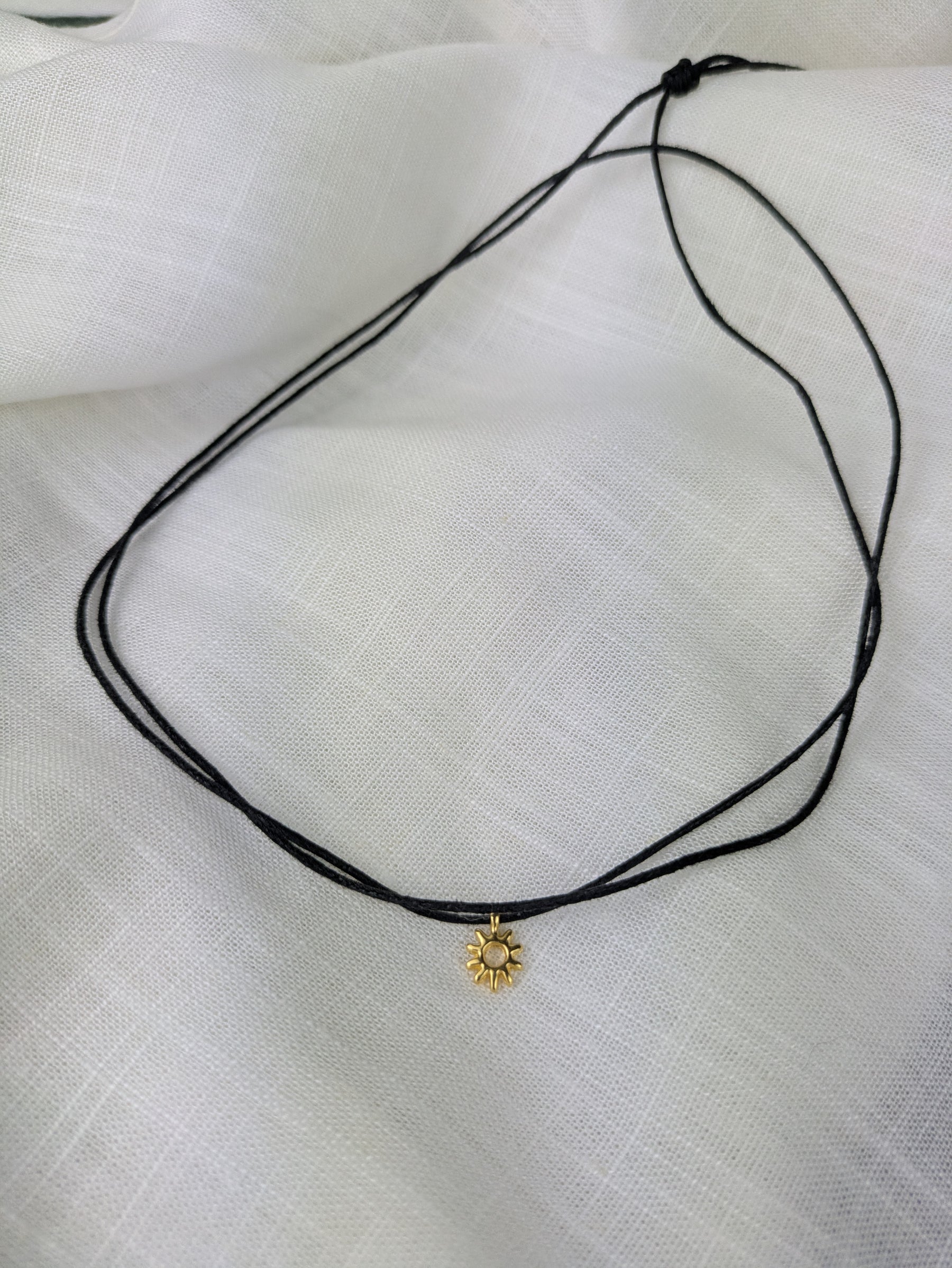 Minimalistische Baumwoll Choker Kette für Damen und Herren • Sunday • vegane 24 Karat Halskette Halsband in verschiedenen Farben