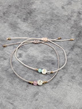 Minimalistisches personalisiertes Partnerarmband verstellbar • Letter • filigranes Armband im surfer Style