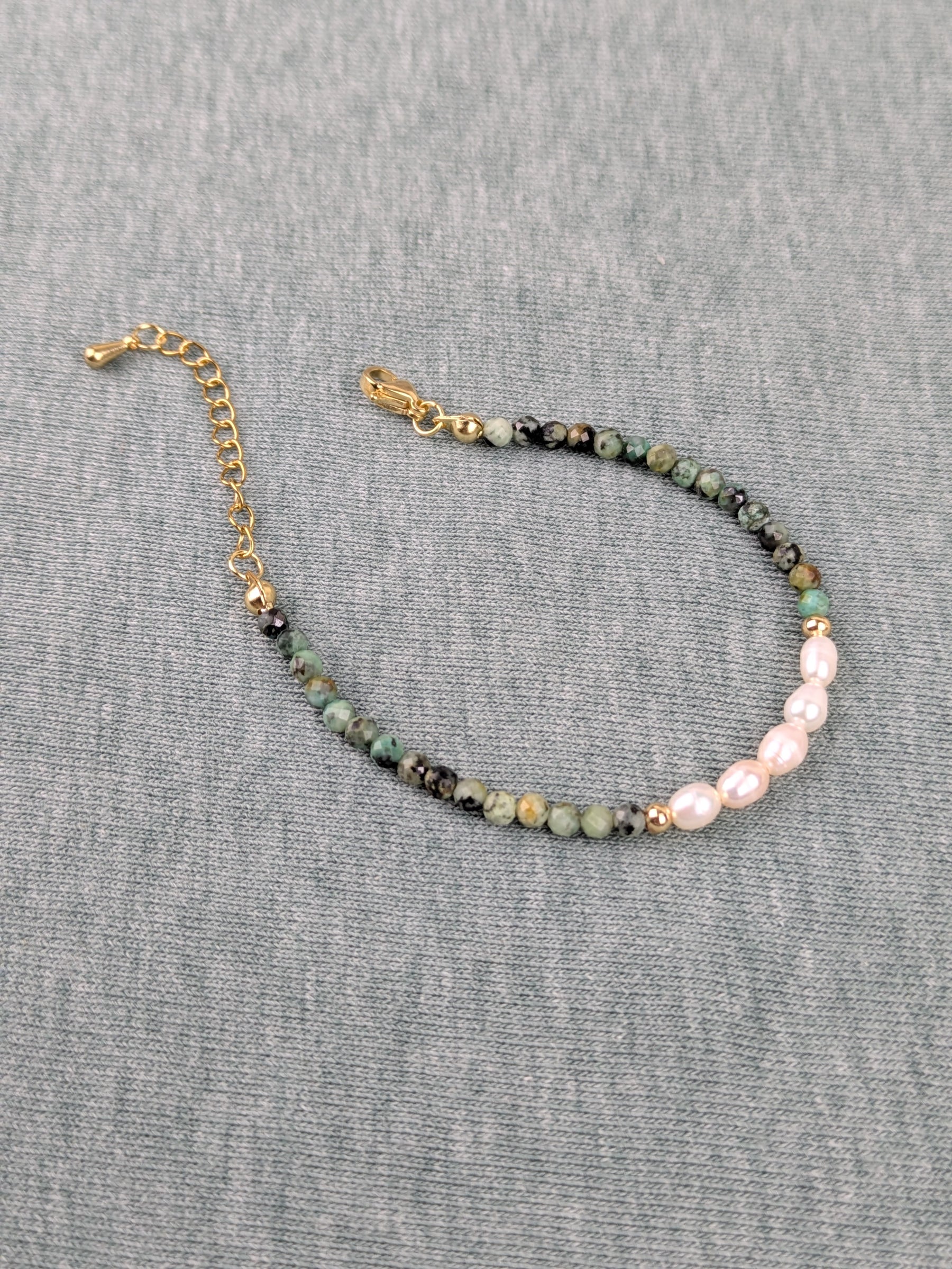 Vergoldetes Edelsteinarmband mit Süßwasserperlen Klasse 5A  • Gemstone • dezente personalisierte boho Armkette