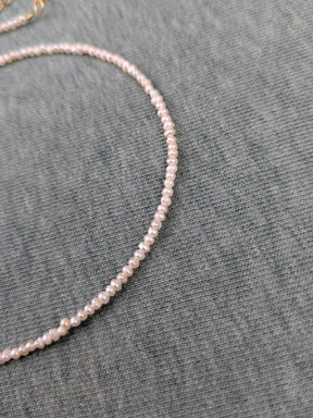 Boho Süßwasserperlen Kette Klasse 5A 24 Karat vergoldet • Amira • Halskette mit Goldornament