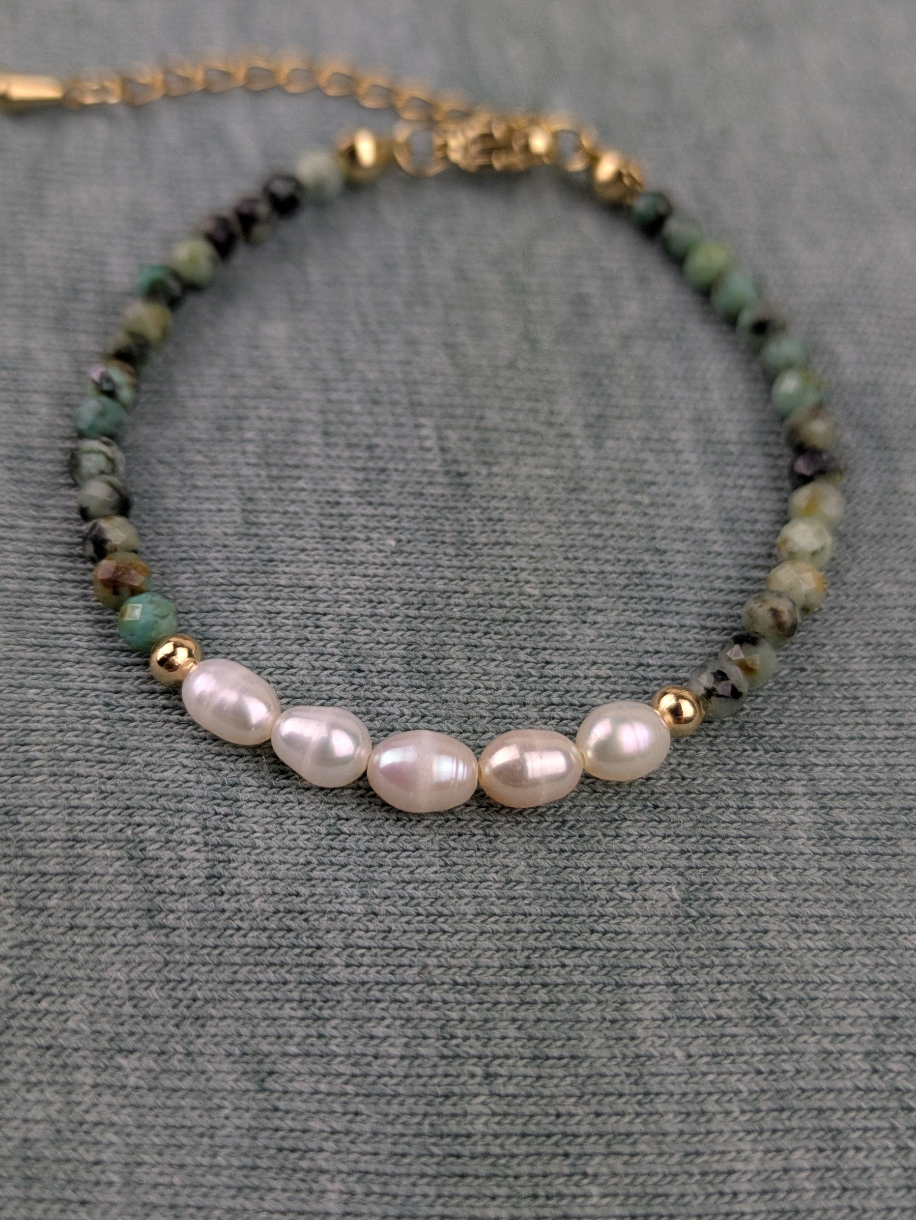 Vergoldetes Edelsteinarmband mit Süßwasserperlen Klasse 5A  • Gemstone • dezente personalisierte boho Armkette