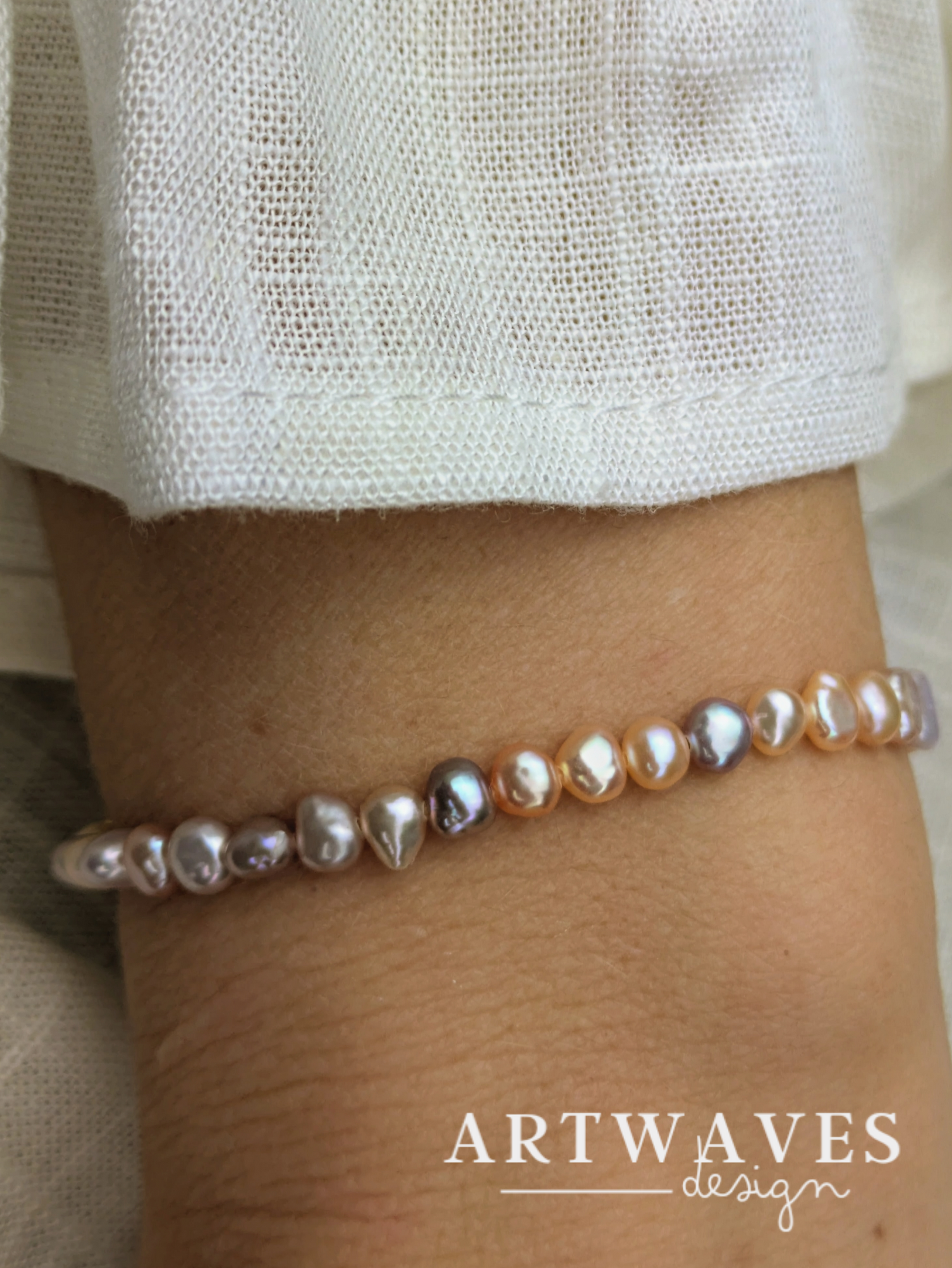 Vergoldetes Armband mit violetten Süßwasserperlen Klasse 5A und Sonnenanhänger • Sweety • dezente personalisierte boho Armkette