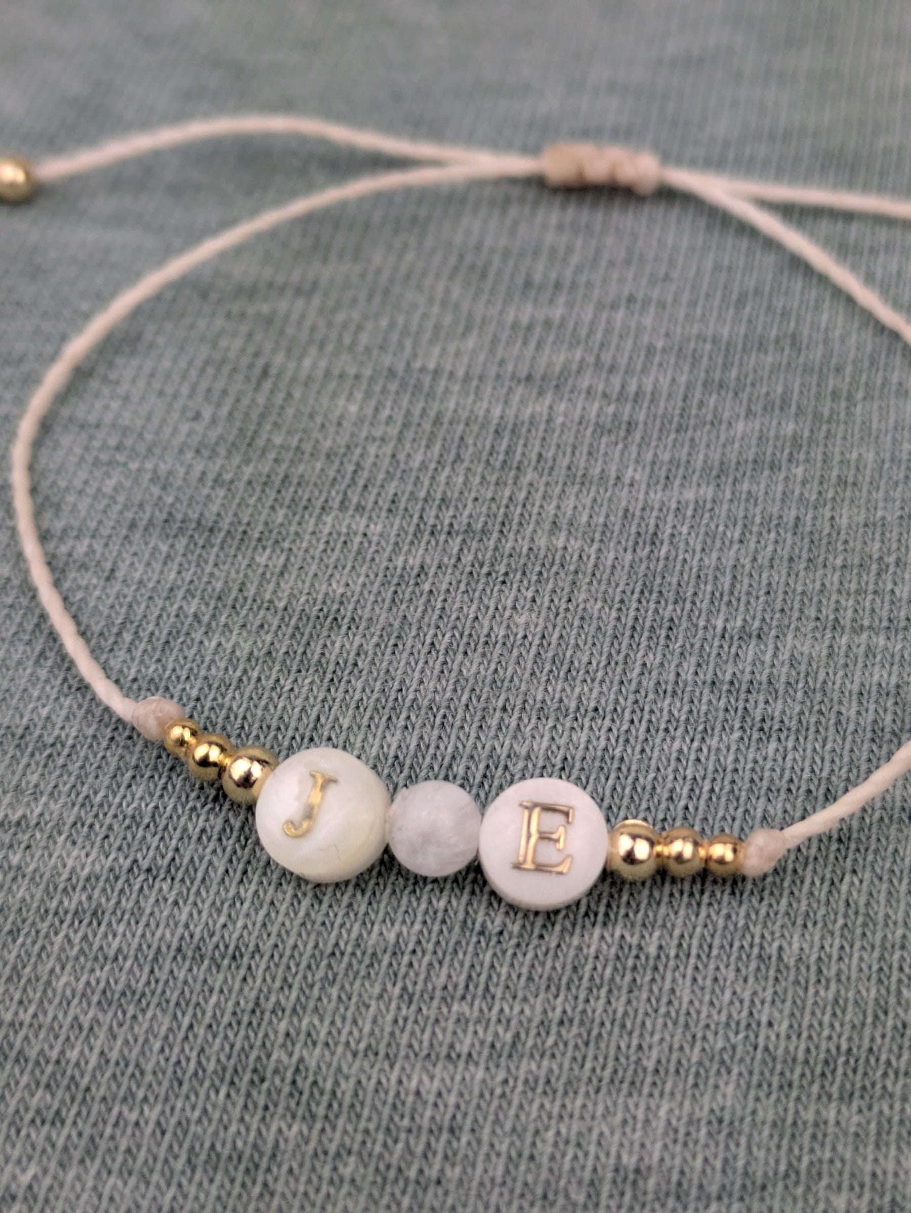 Minimalistisches personalisiertes Partnerarmband verstellbar • Letter • filigranes Armband im surfer Style