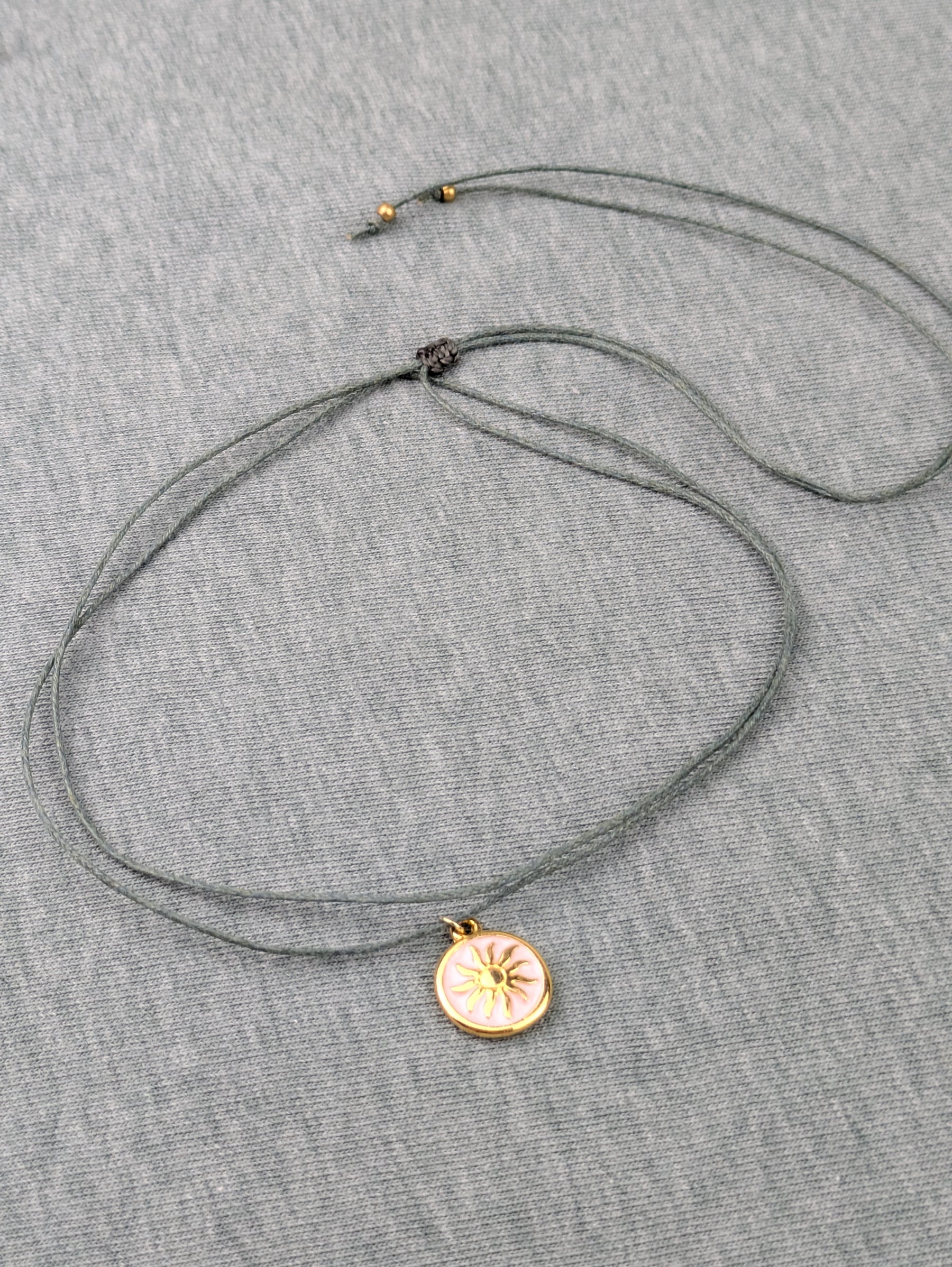 Minimalistische Baumwoll Choker Kette für Damen mit 24 Karat Sonne • Sunnyday • vegane Halskette Halsband in verschiedenen Farben