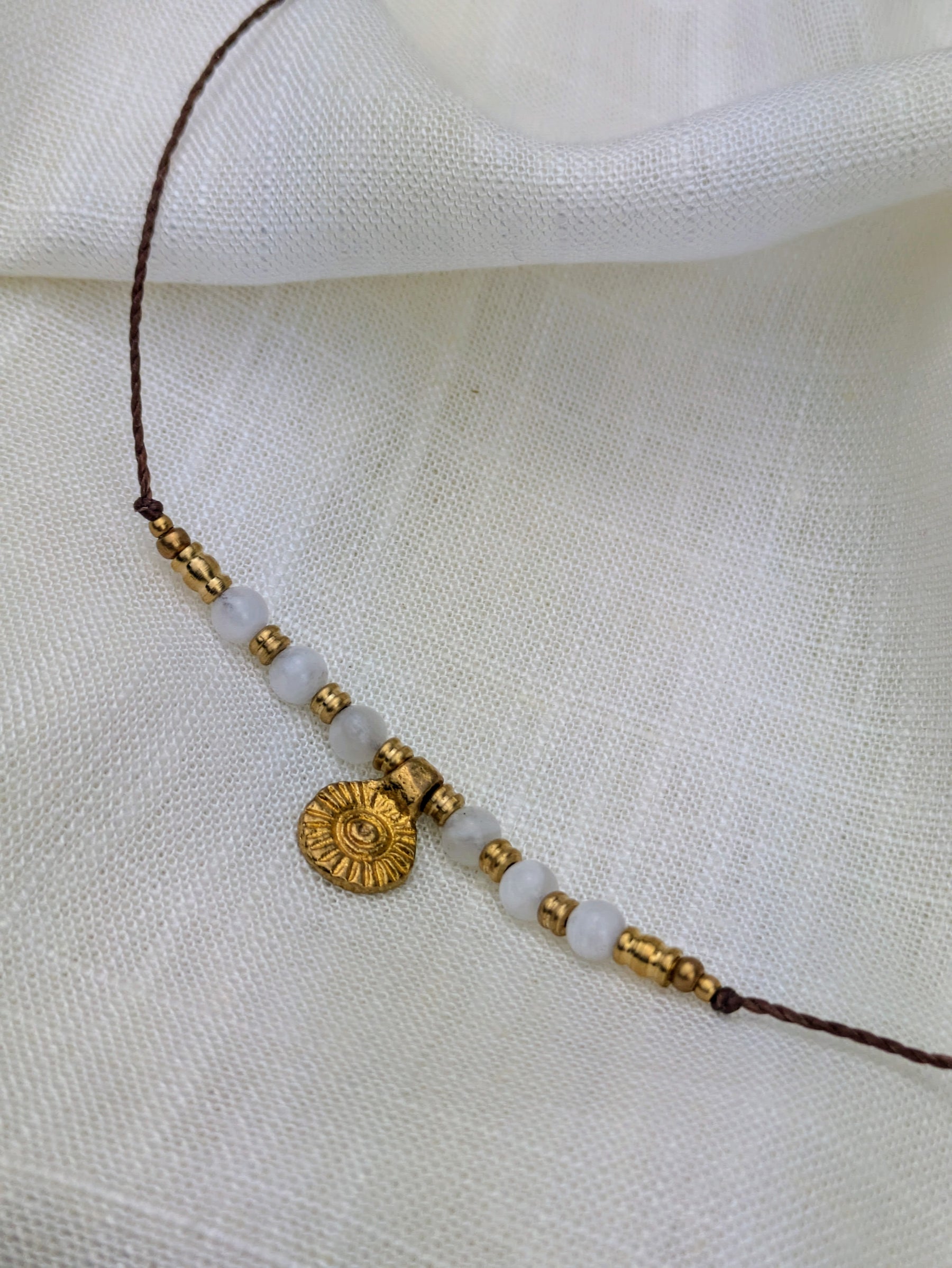 Personalisierte boho Halskette mit Sonnenanhänger und Edelstein • Summer • minimalistische Kette