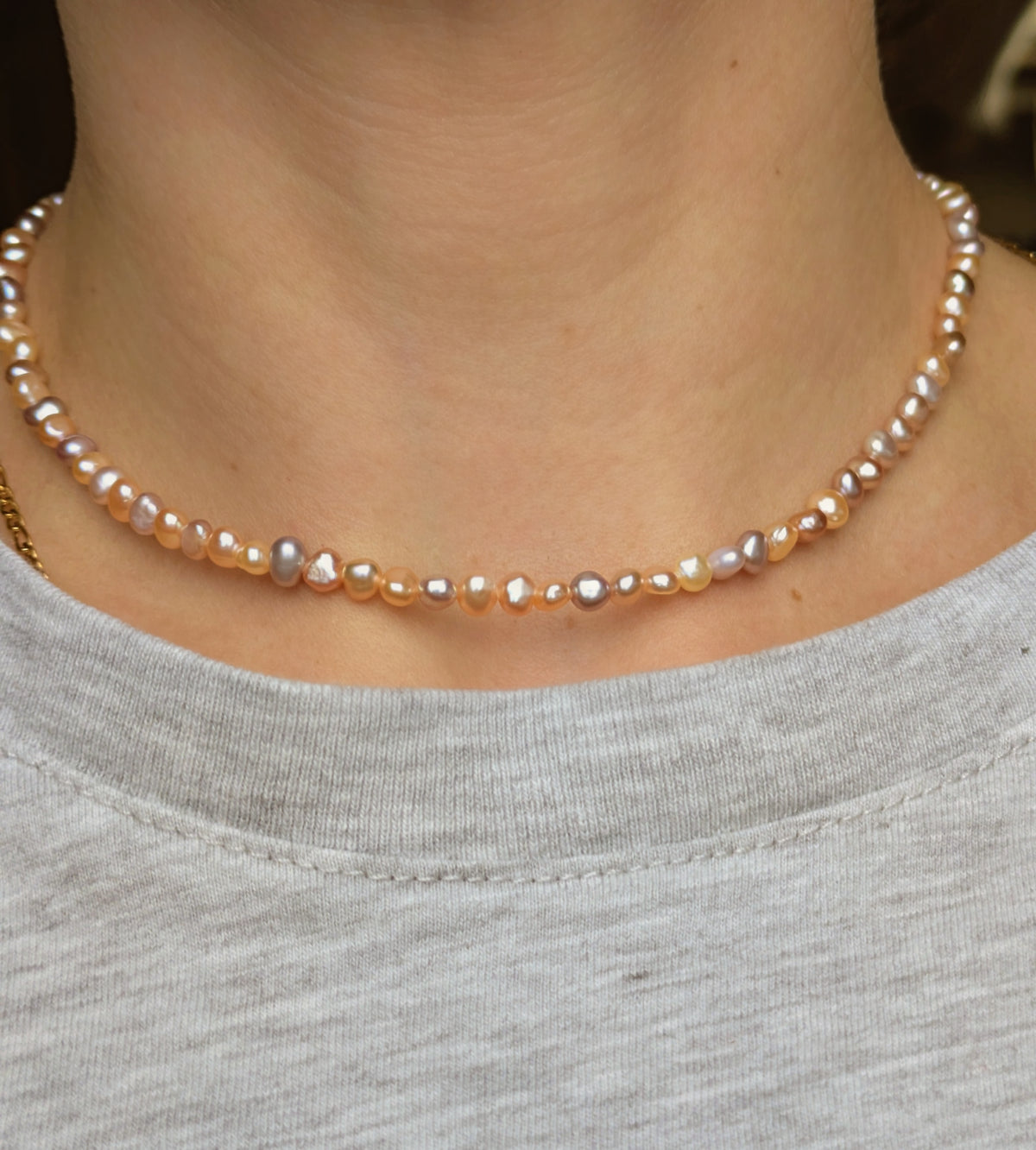 Boho violette Süßwasserperlen Kette Klasse 5A 24 Karat vergoldet • Amira • Halskette mit Goldornament