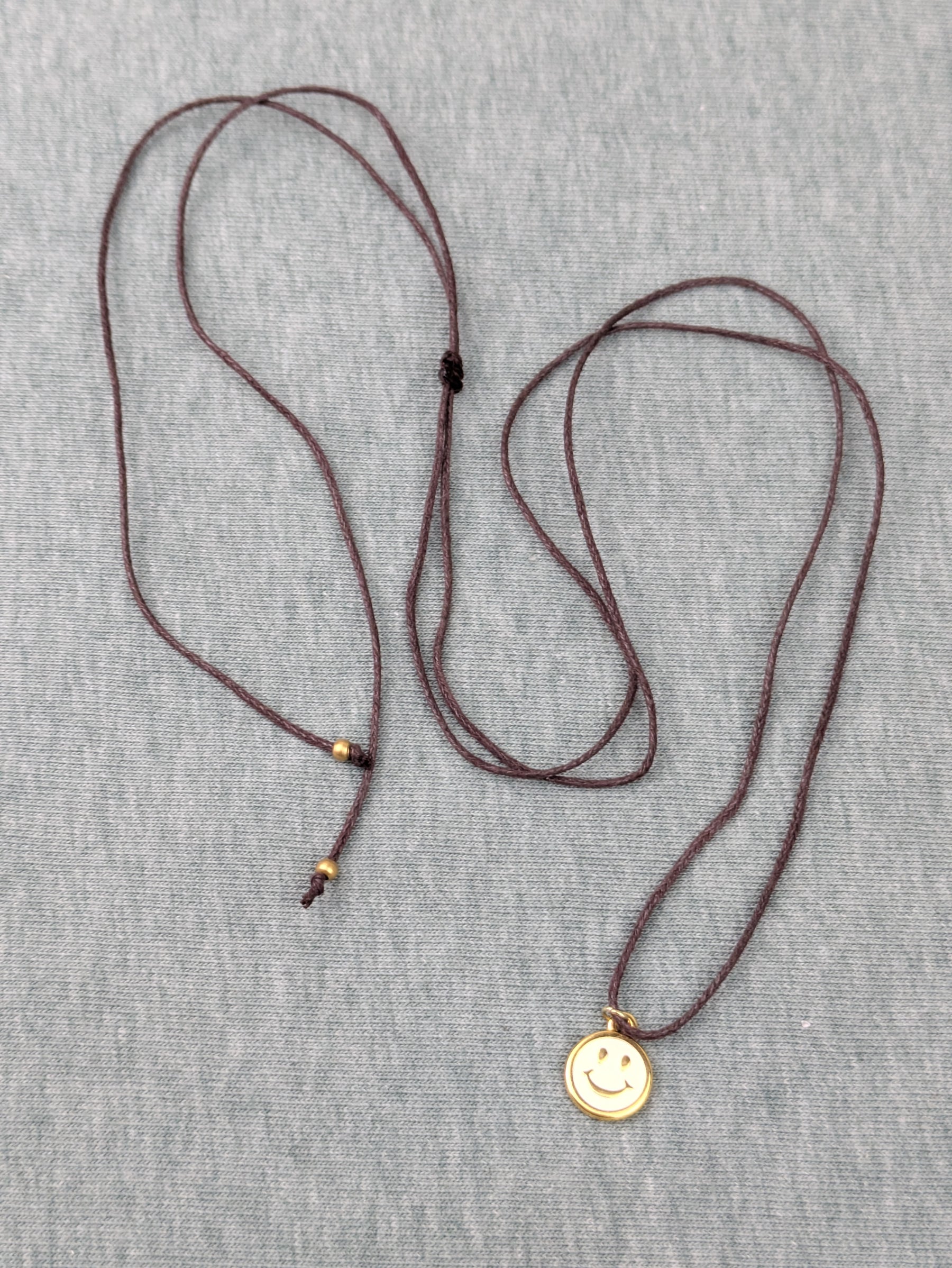 Minimalistische Baumwoll Choker Kette für Damen mit 24 Karat Smiley • Smile • vegane Halskette Halsband in verschiedenen Farben