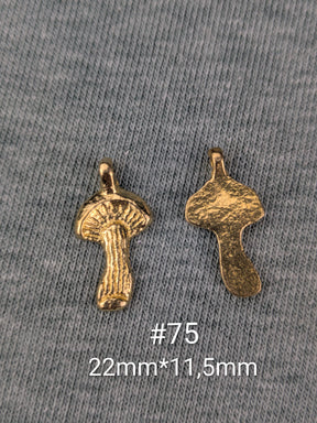 Kleine Charms aus Messing