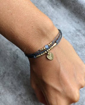 Makramee Armband Tokio • minimalistisches Armband • boho style • Geschenk für Freundin • Hippielook • Handschmuck • tribal Armkettchen